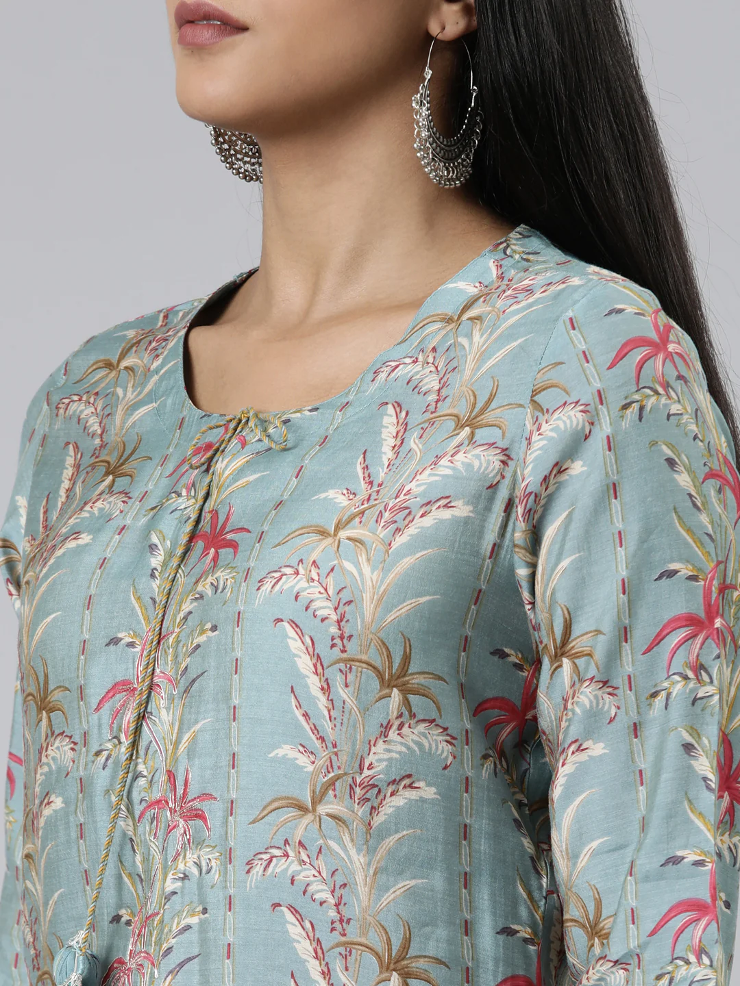 Neerus Green Regular Calf Length Printed Kurta Solid Trousers - Image 4