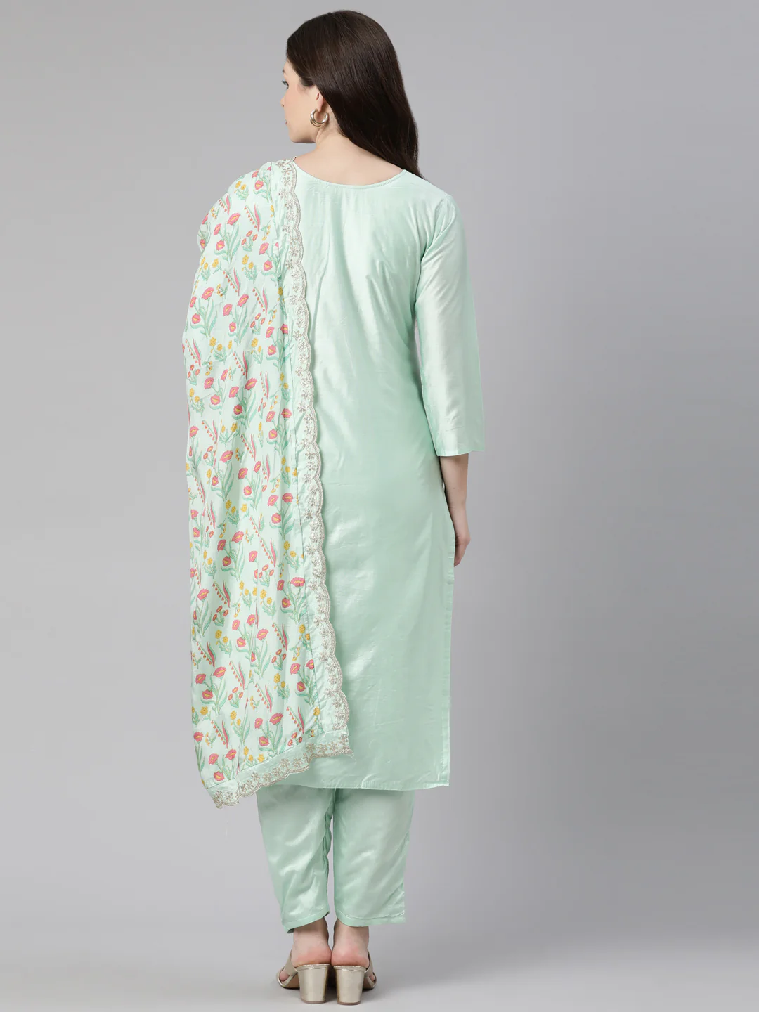 Neerus Green Regular Knee Length Solid Kurta Solid Trousers With Dupatta - Image 3