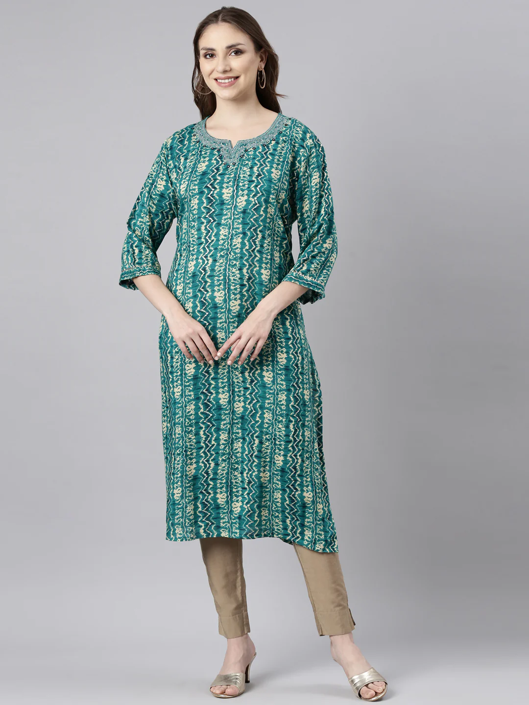 Neerus Green Regular Straight Chevron Kurta