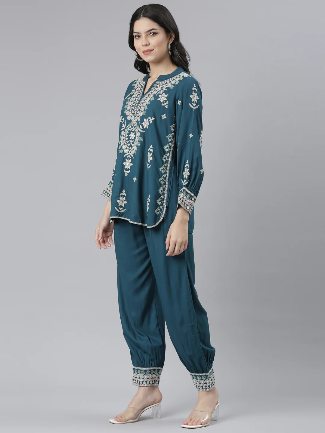 Neerus Green Regular Straight Floral Kurta And Salwar - Image 2
