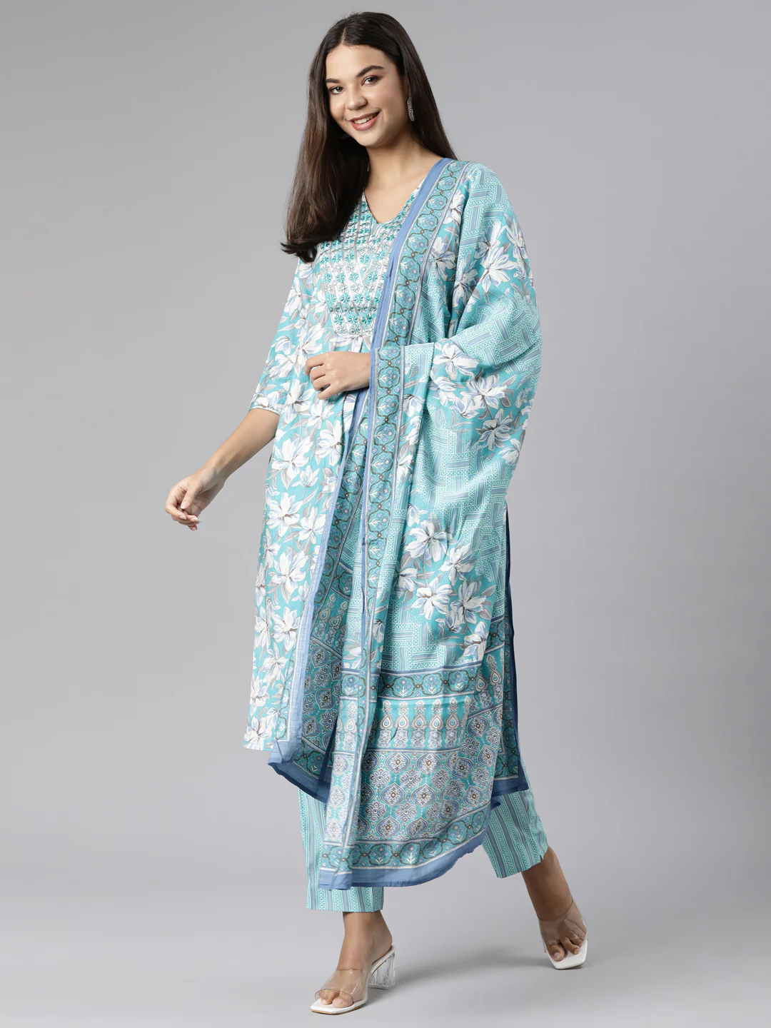 Neerus Green Regular Straight Floral Kurta And Trousers With Dupatta - Image 5