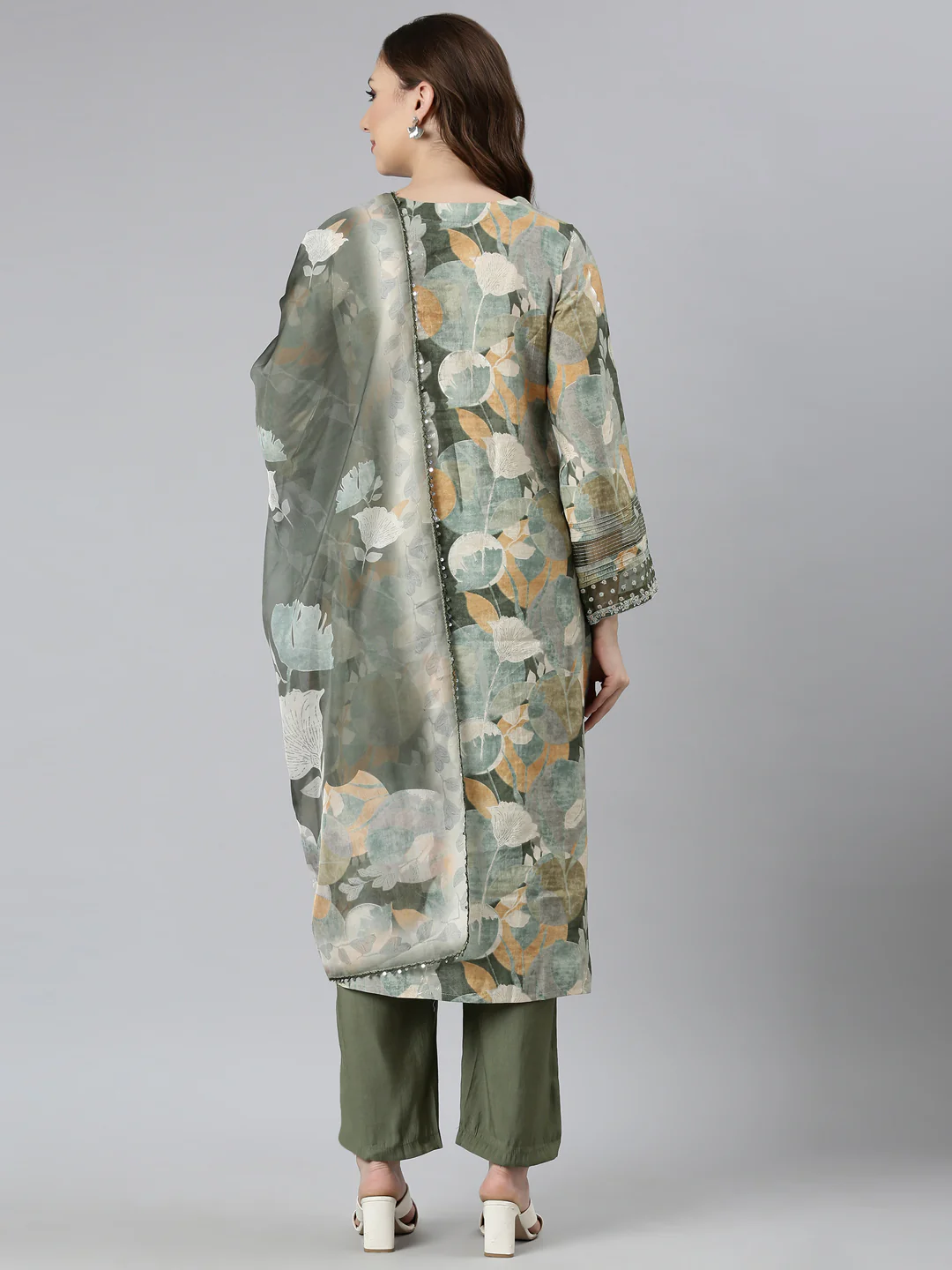 Neerus Green Regular Straight Floral Kurta And  Trousers With Dupatta - Image 3