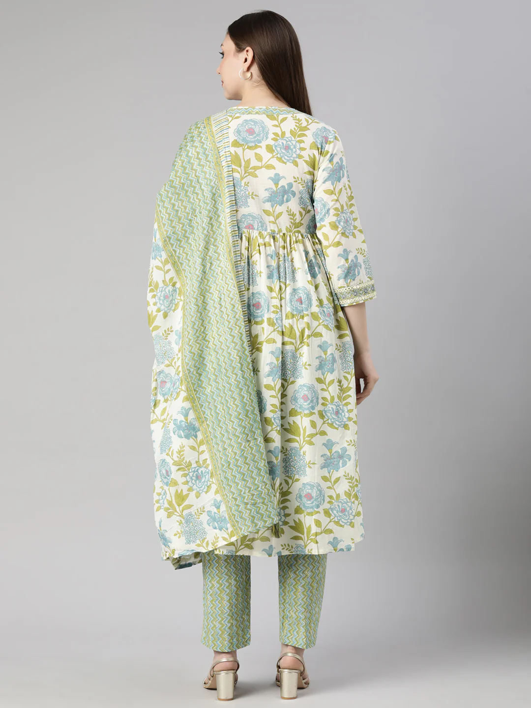 Neerus Green Regular Straight Floral Kurta And  Trousers With Dupatta - Image 3