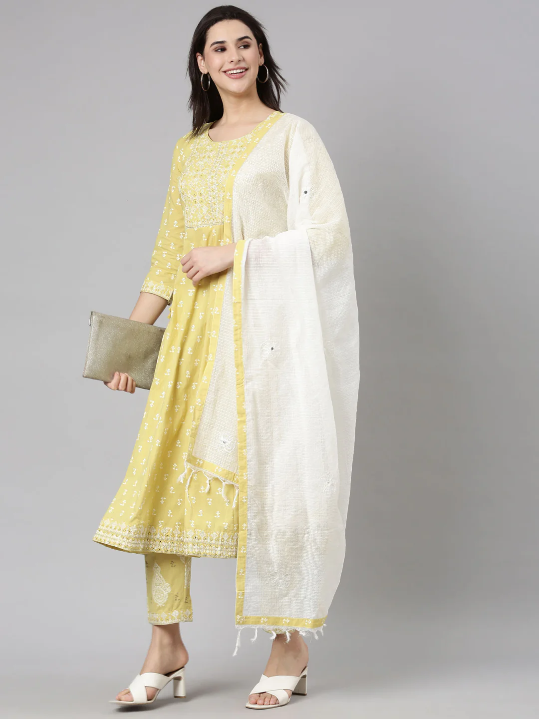 Neerus Green Regular Straight Floral Kurta And  Trousers With Dupatta - Image 5