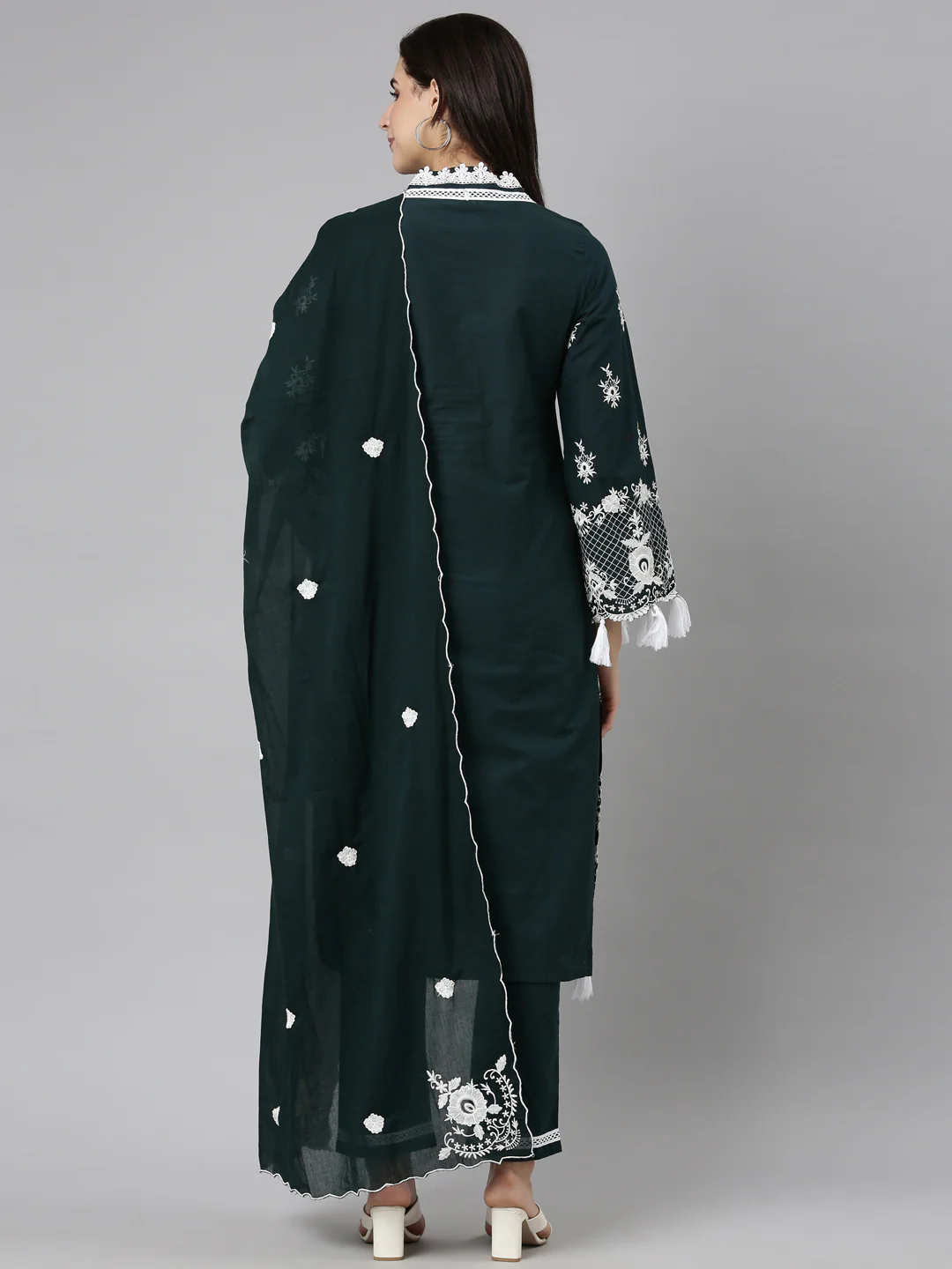 Neerus Green Regular Straight Floral Kurta And  Trousers With Dupatta - Image 3