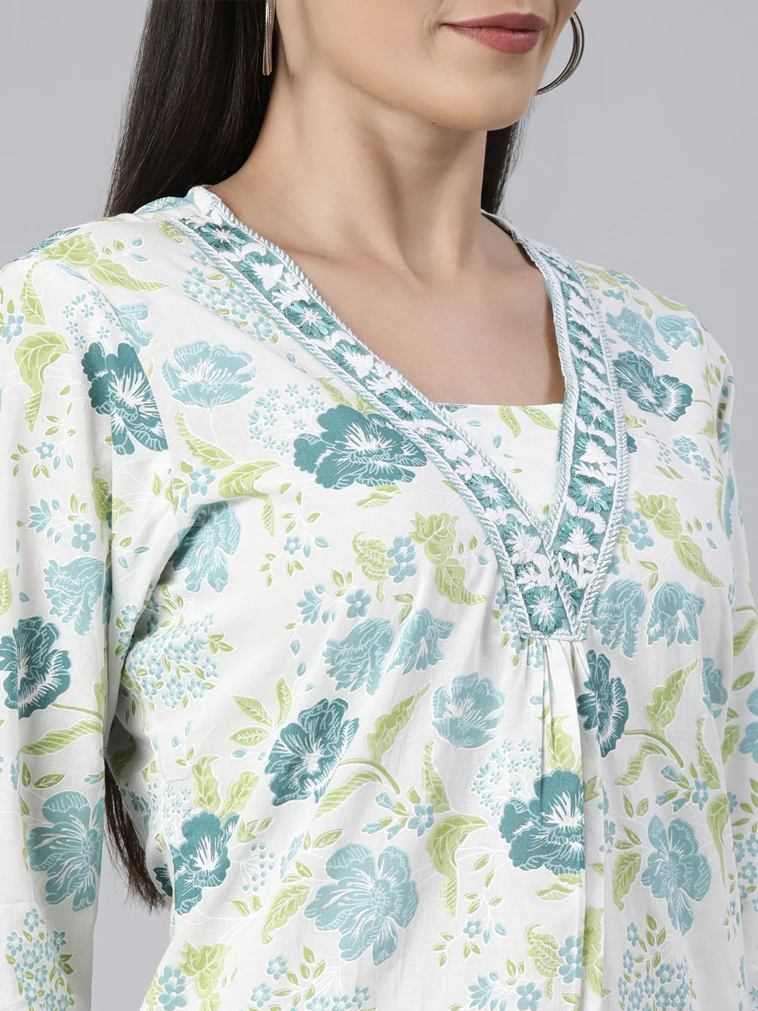 Neerus Green Regular Straight Floral Kurta And  Trousers With Dupatta - Image 4
