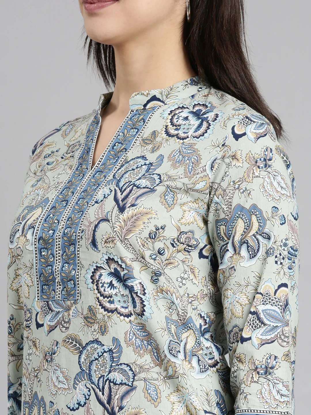 Neerus Green Regular Straight Floral Kurta And  Trousers With Dupatta - Image 4