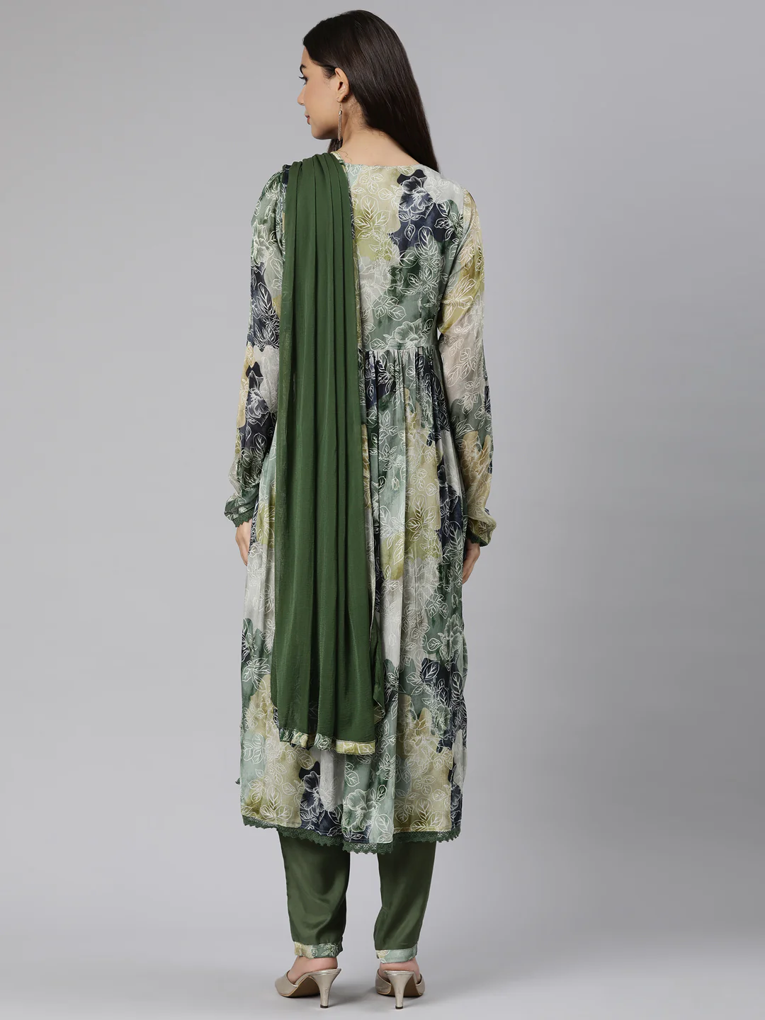 Neerus Mehadi Green Regular Straight Floral Kurta And Trousers With Dupatta - Image 3