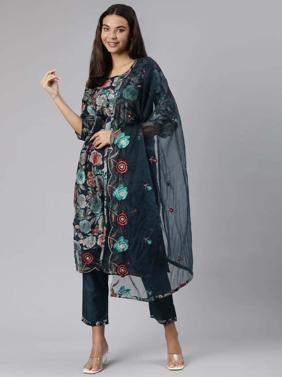 Neerus Green Regular Straight Floral Kurta And Trousers With Dupatta - Image 4