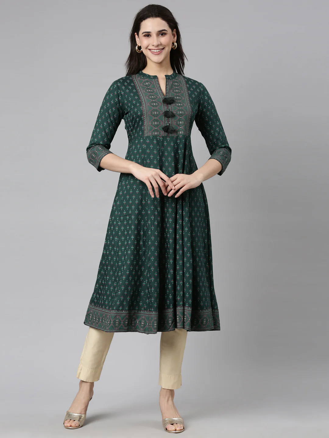 Neerus Green Regular Straight Floral Kurta