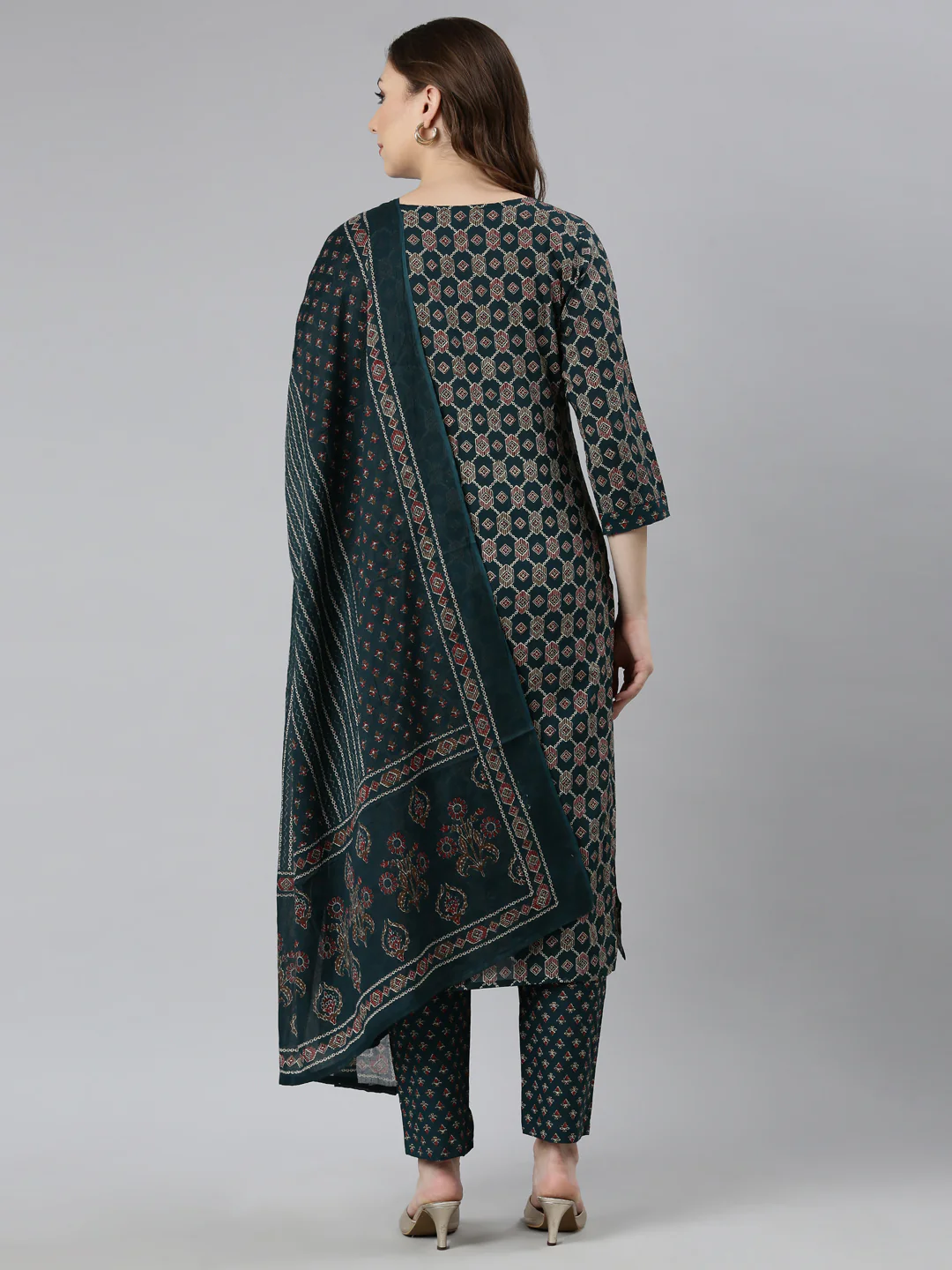 Neerus Green Regular Straight Geometric Kurta And Trousers With Dupatta - Image 3