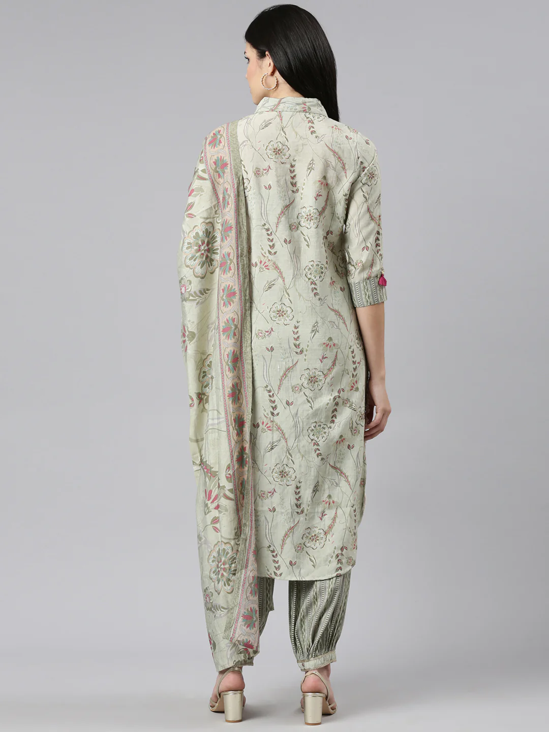 Neerus Green Regular Straight Printed Kurta And Salwar With Dupatta - Image 3