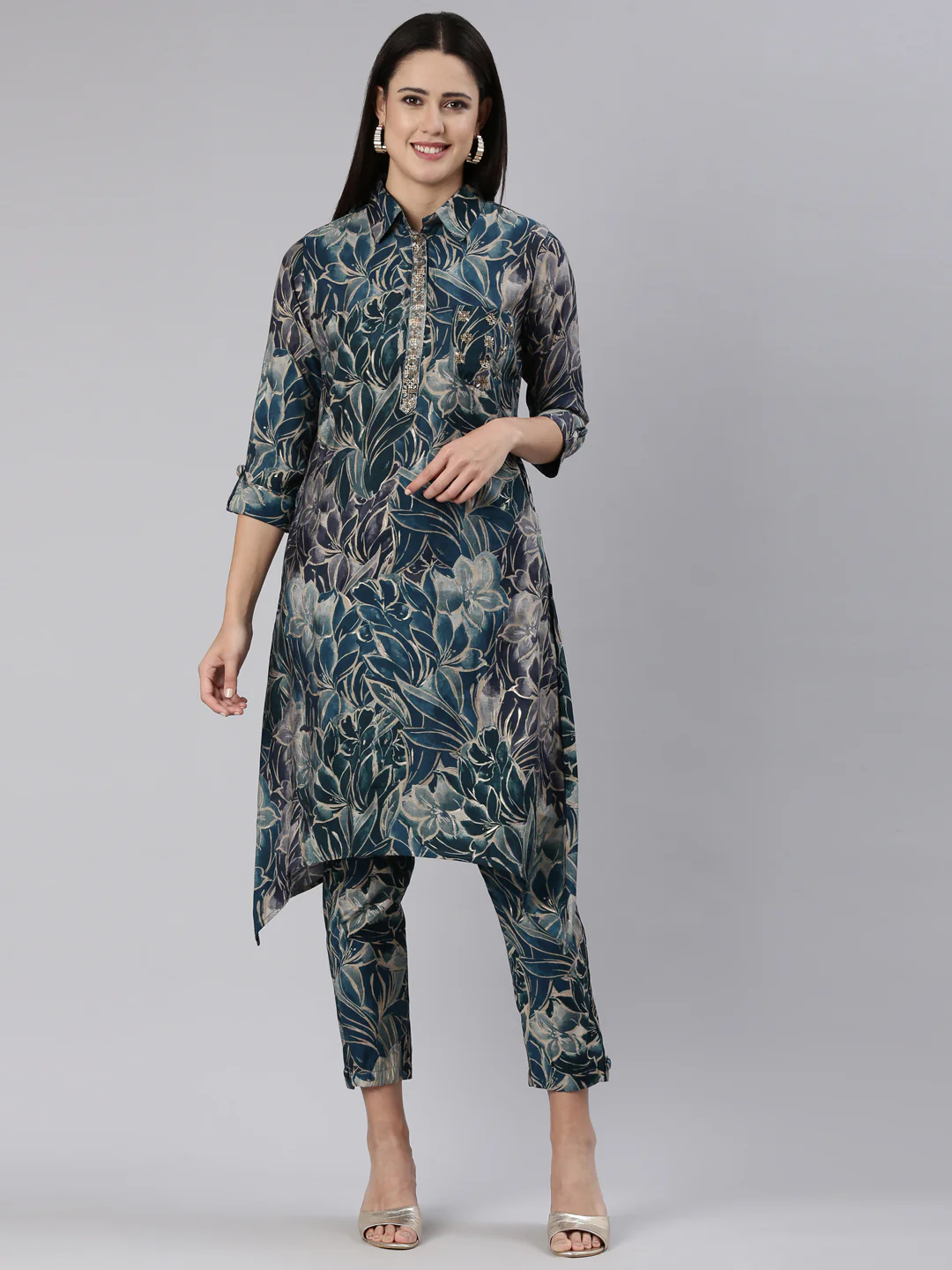 Neerus Green Regular Straight Printed Kurta And Trousers
