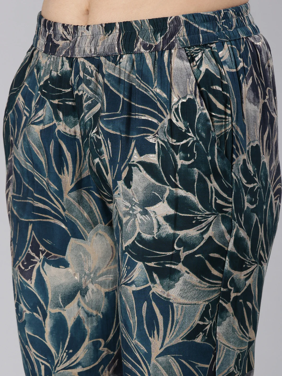 Neerus Green Regular Straight Printed Kurta And Trousers - Image 6
