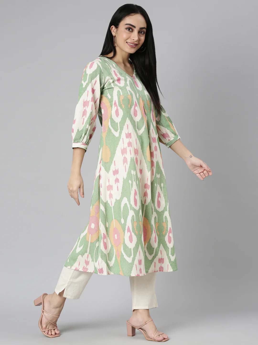 Neerus Green Regular Straight Printed Kurta and Trousers - Image 5
