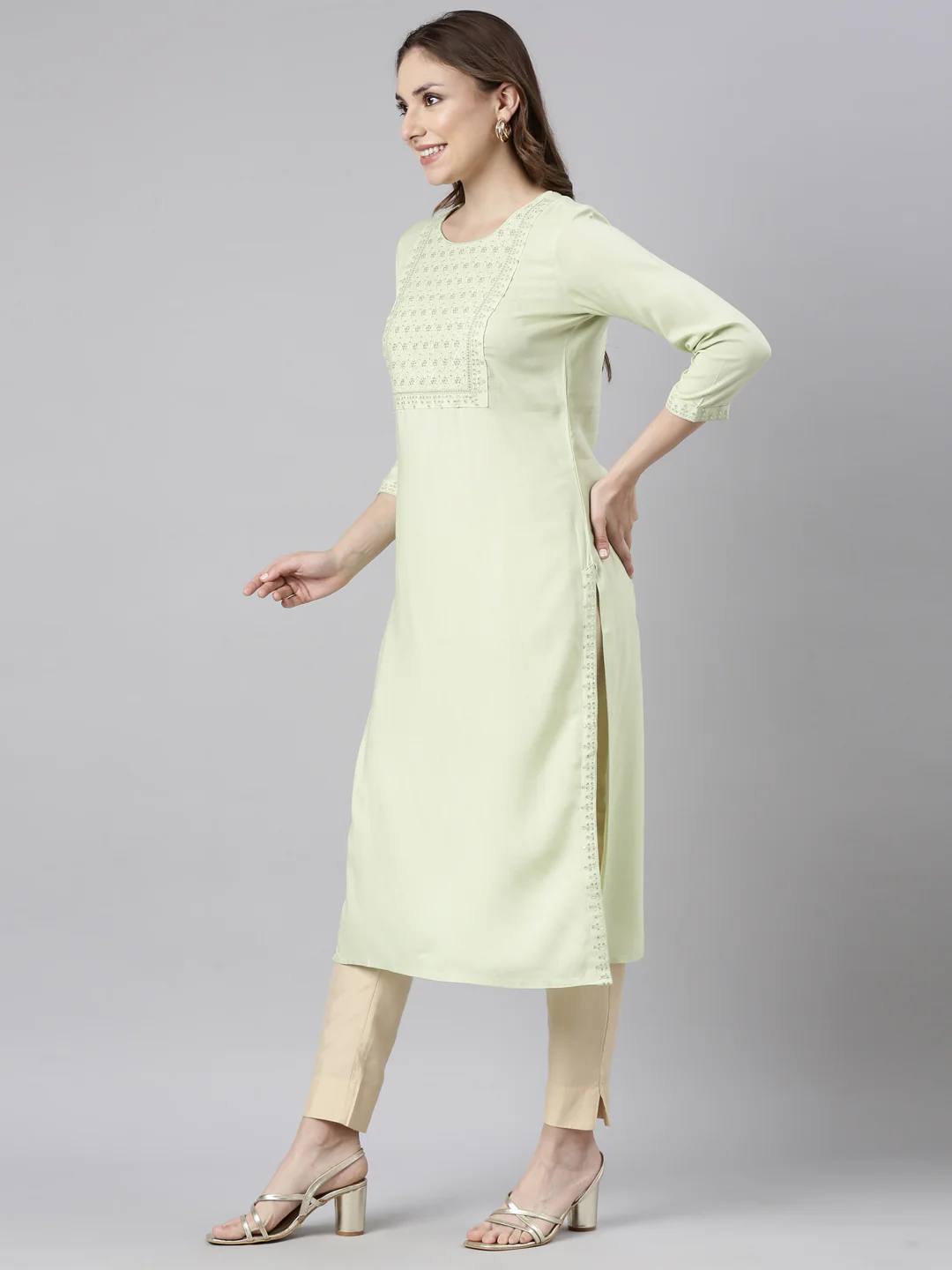 Neerus Green Regular Straight Solid Kurta - Image 2