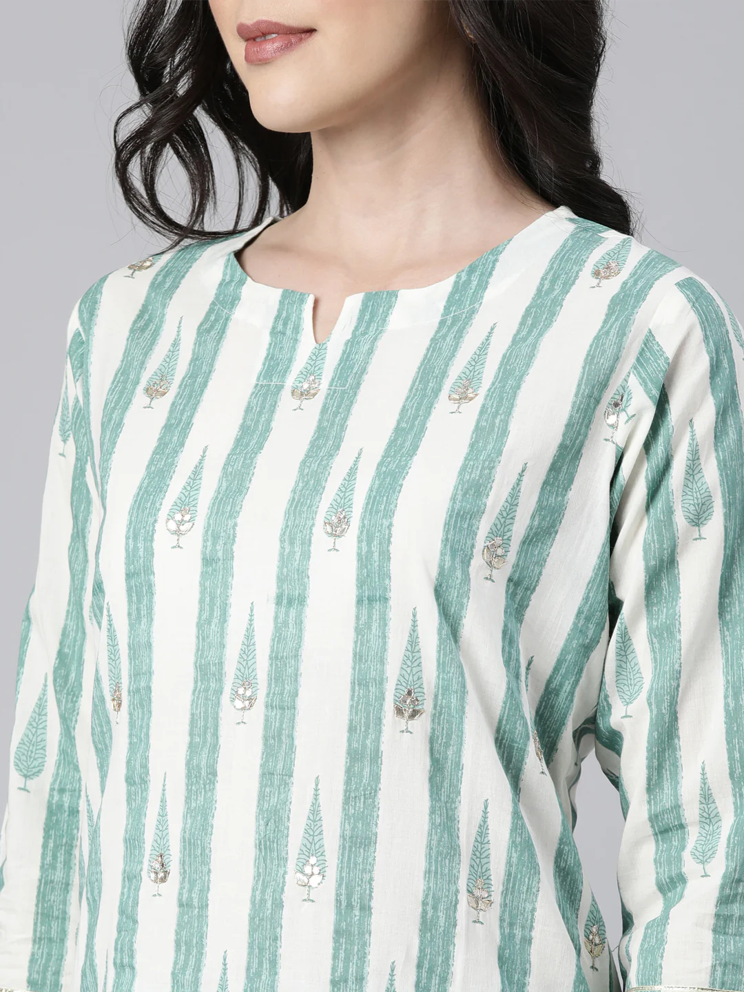 Neerus Green Regular Straight Striped Kurta And  Trousers With Dupatta - Image 4