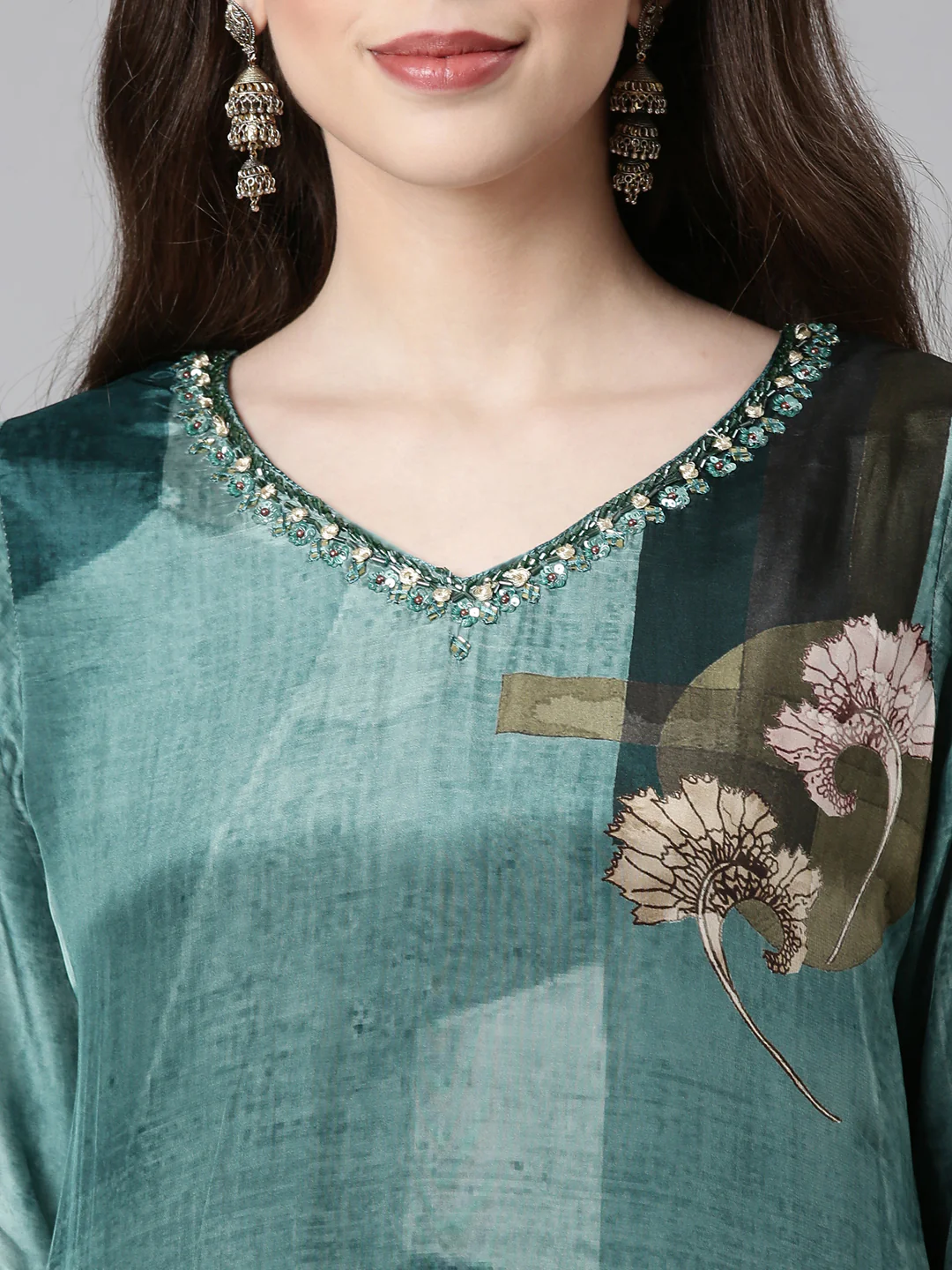 Neerus Green Solid Straight Kurta and Trousers With Dupatta - Image 4