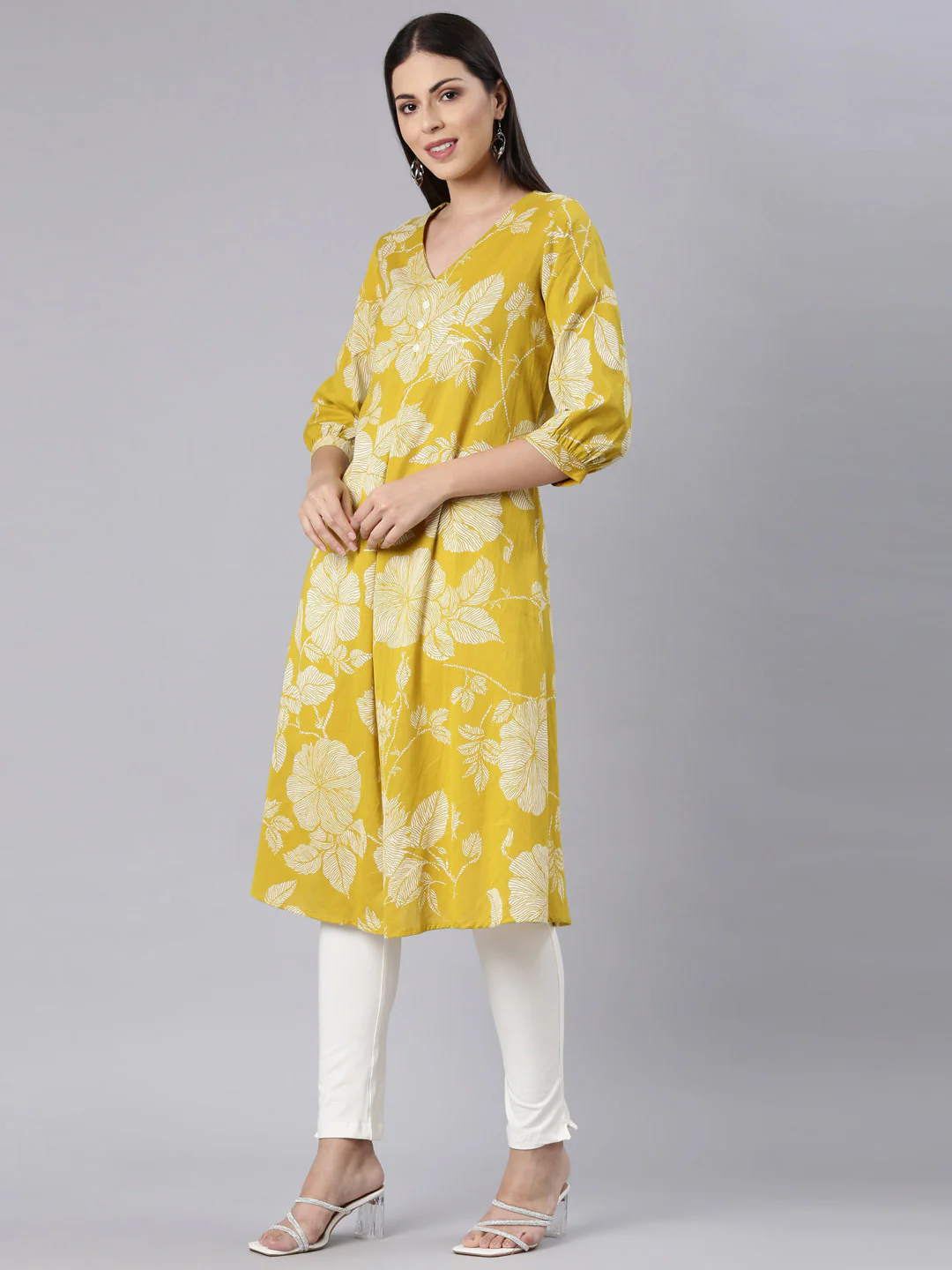 Neerus Green Straight Casual Floral Anarkali Kurta - Image 2