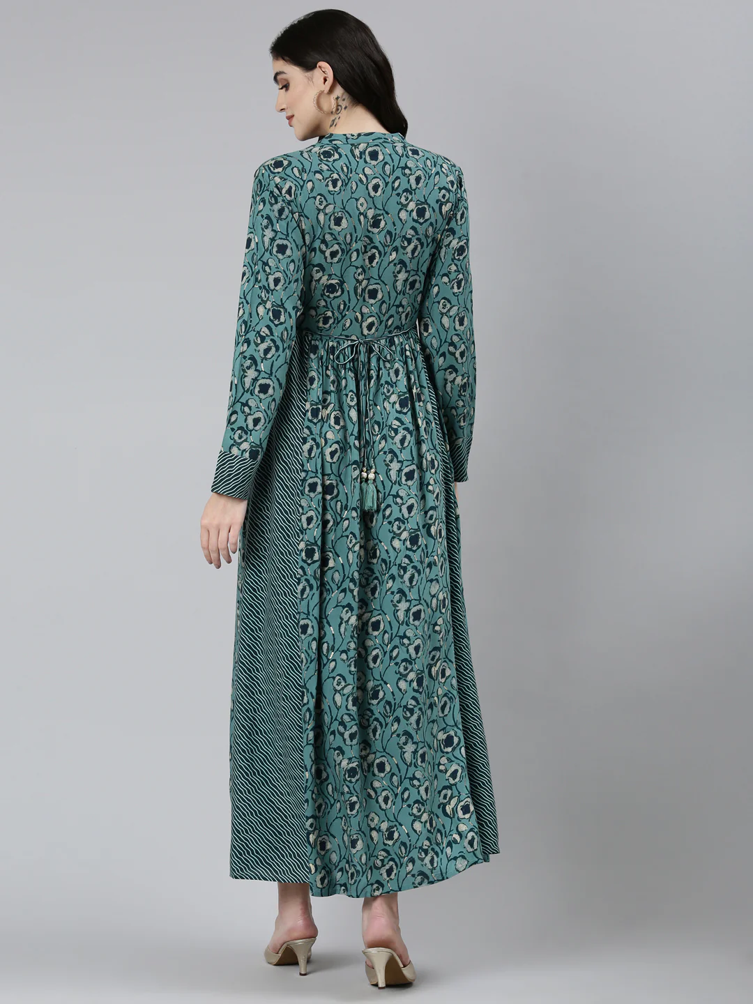 Neerus Green Straight Casual Floral Dresses - Image 3