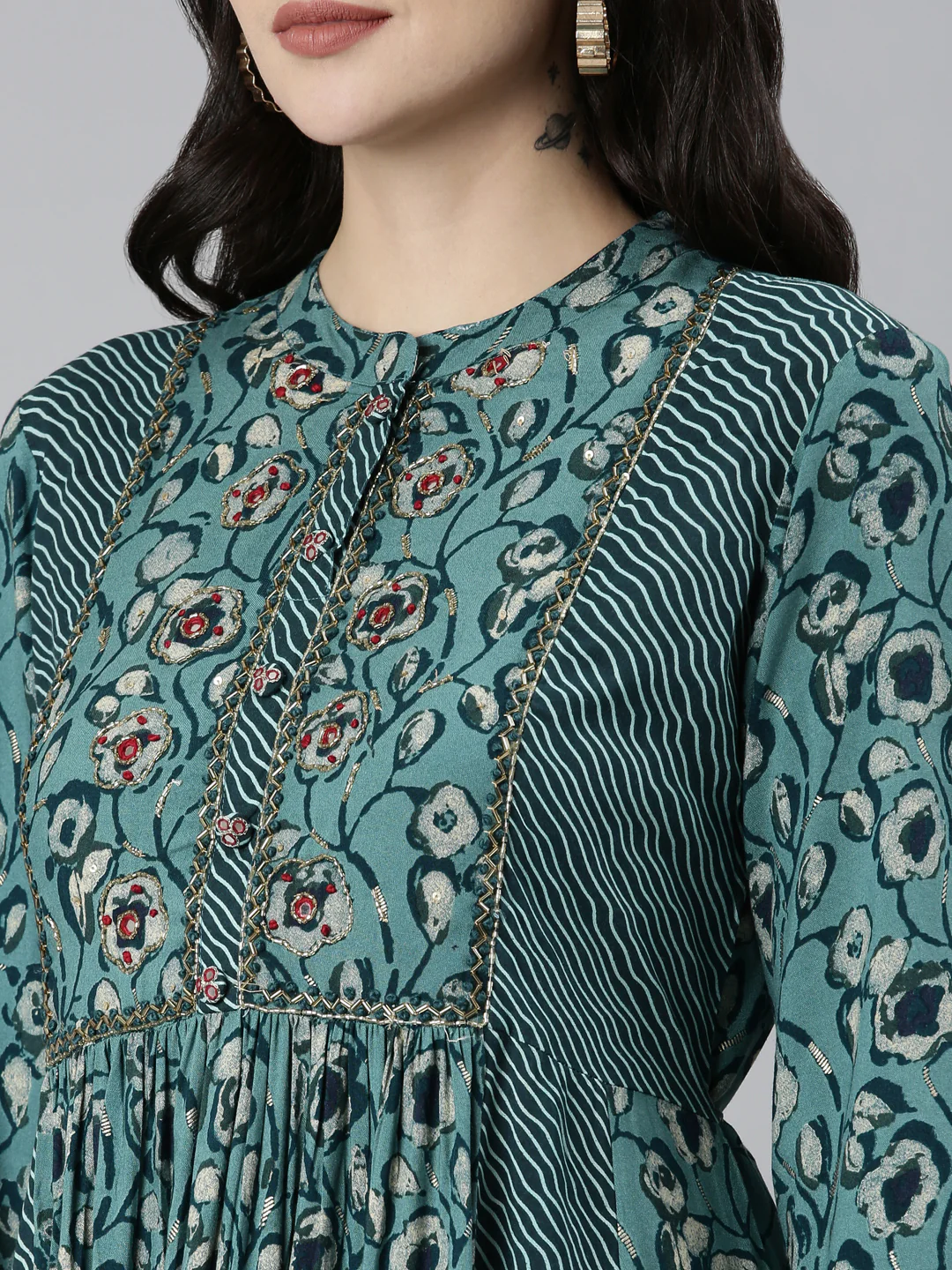 Neerus Green Straight Casual Floral Dresses - Image 4