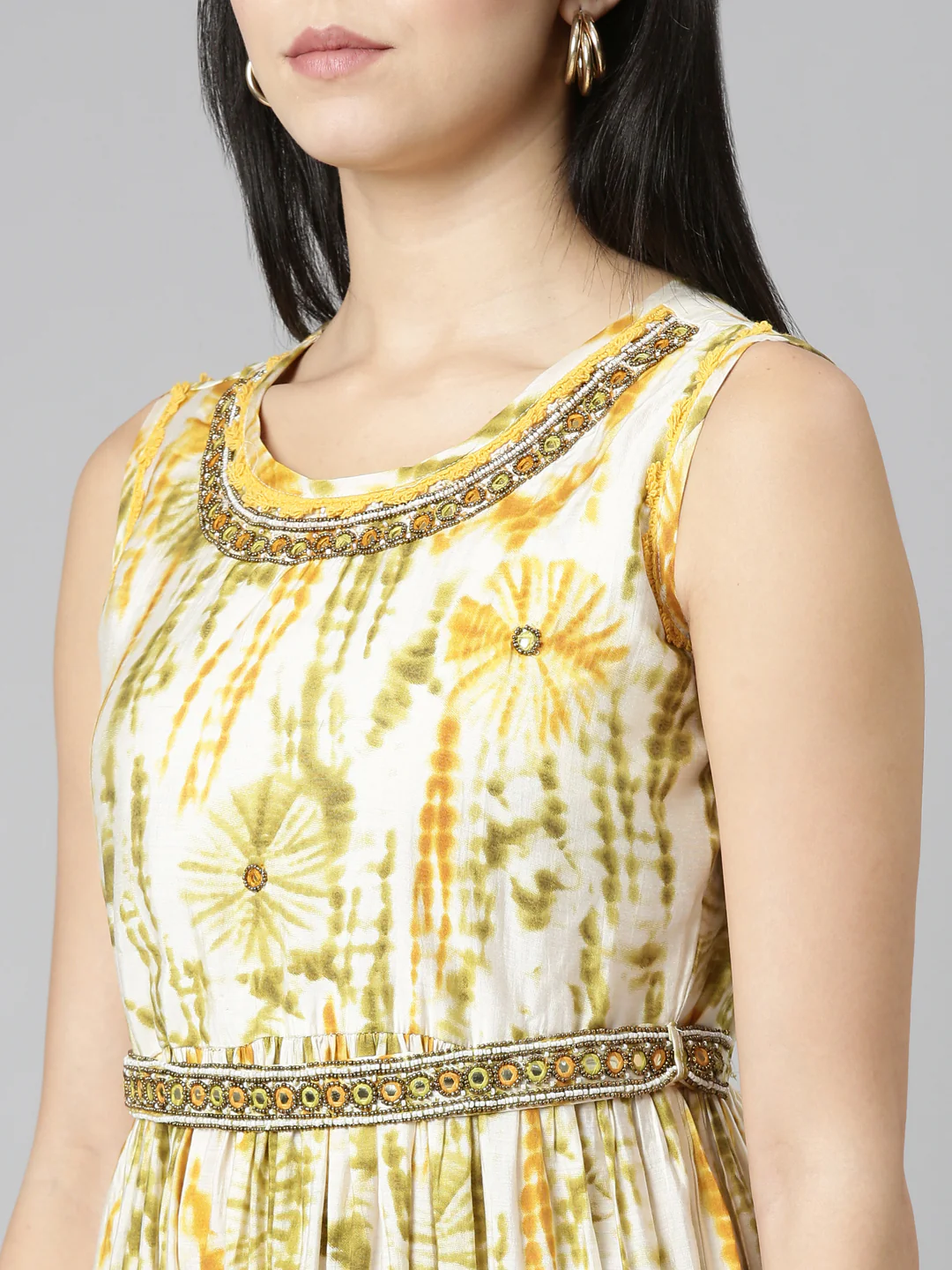 Neerus Green Straight Casual Printed Gown - Image 4