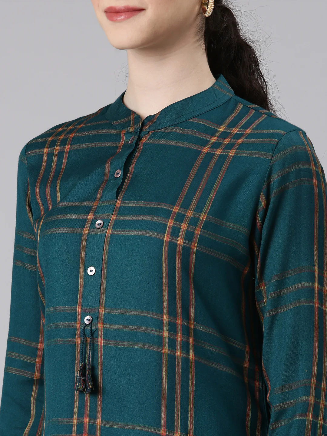 Neerus Green Straight Casual Striped Panelled Kurta - Image 4