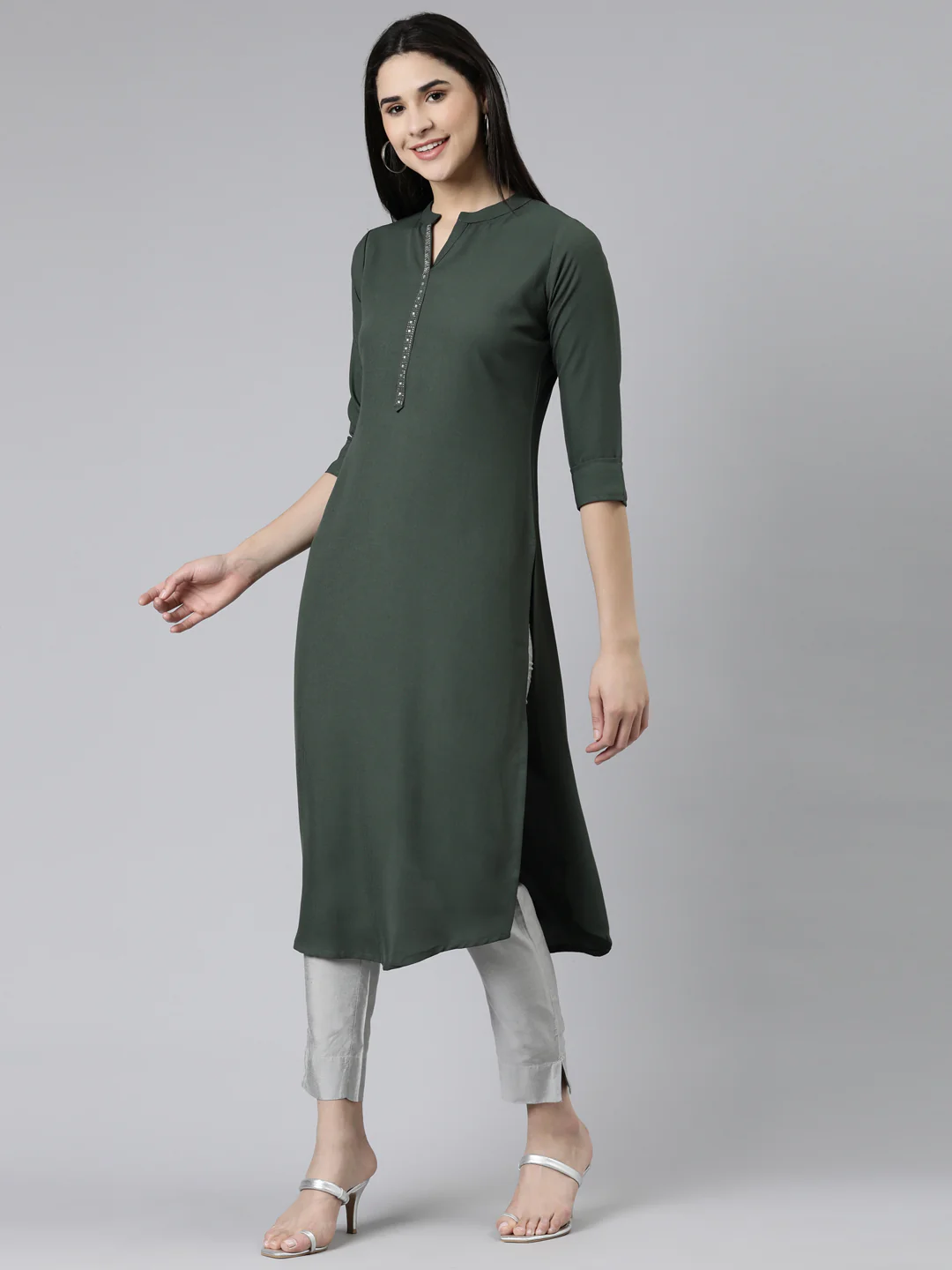 Neerus Green Straight Solid Cotton Kurta - Image 2