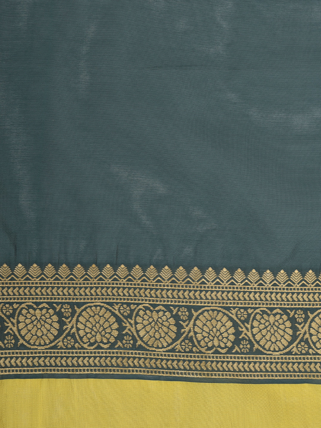 Neerus Green Textured Saree With Blouse - Image 3