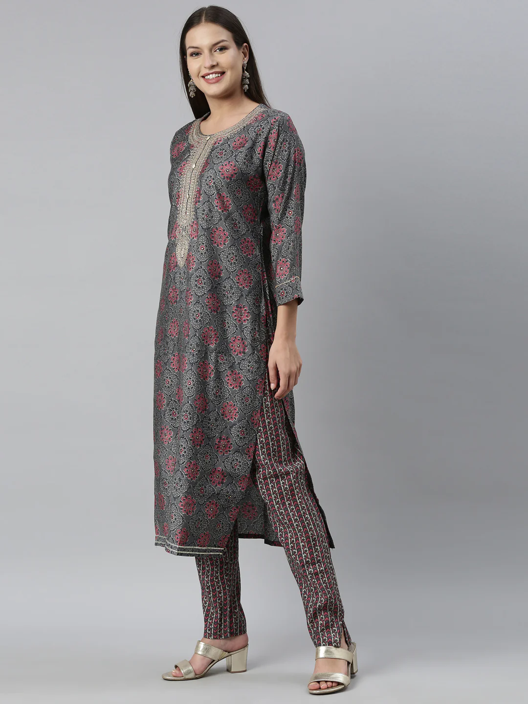 Neerus Grey Color Muslin Fabric Kurta Set - Image 3