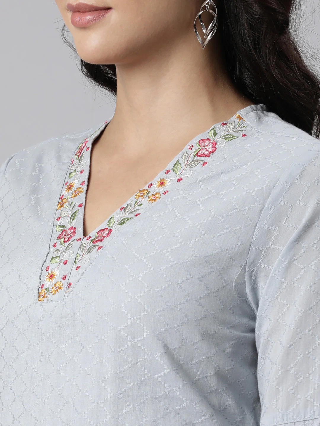 Neerus Grey Panelled Scalloped Yoke Design Kurta And Trousers With Dupatta - Image 5