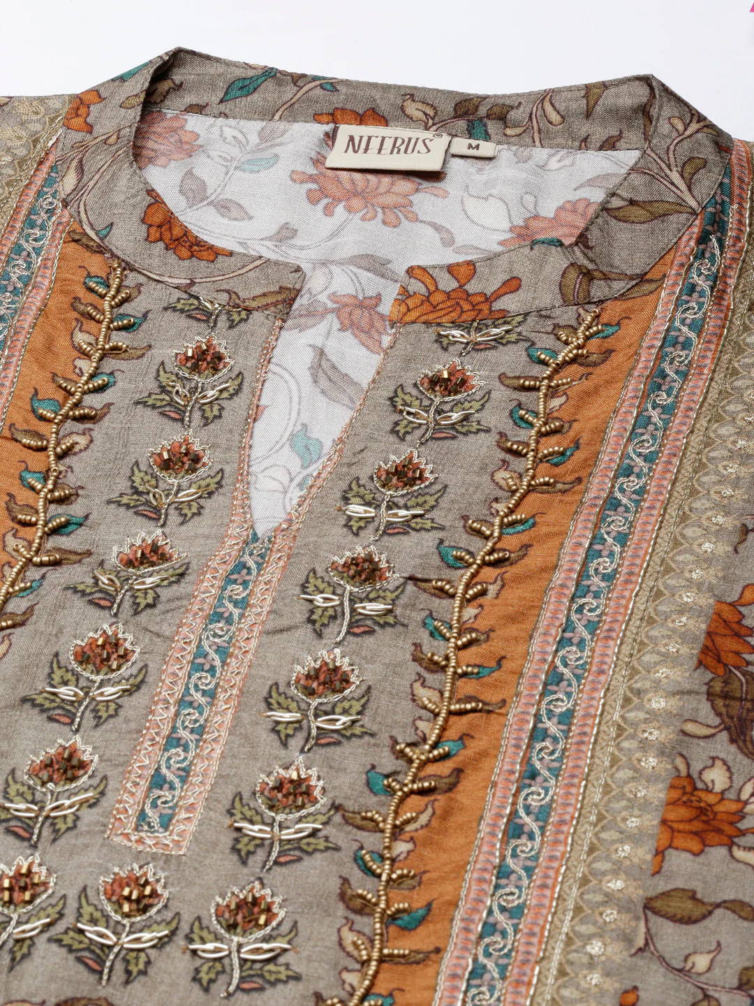Neerus Grey Panelled Straight Kurta and Trousers With Dupatta - Image 4