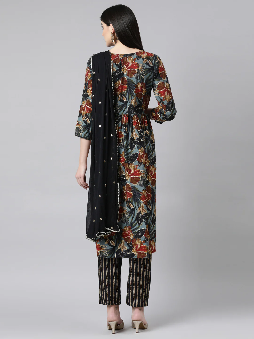 Neerus Grey Pleated Straight Floral Kurta And Trousers With Dupatta - Image 3