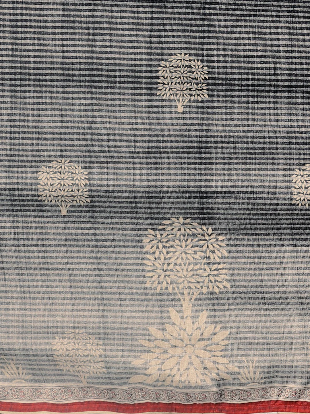 Neerus Grey Printed Saree With Blouse - Image 3