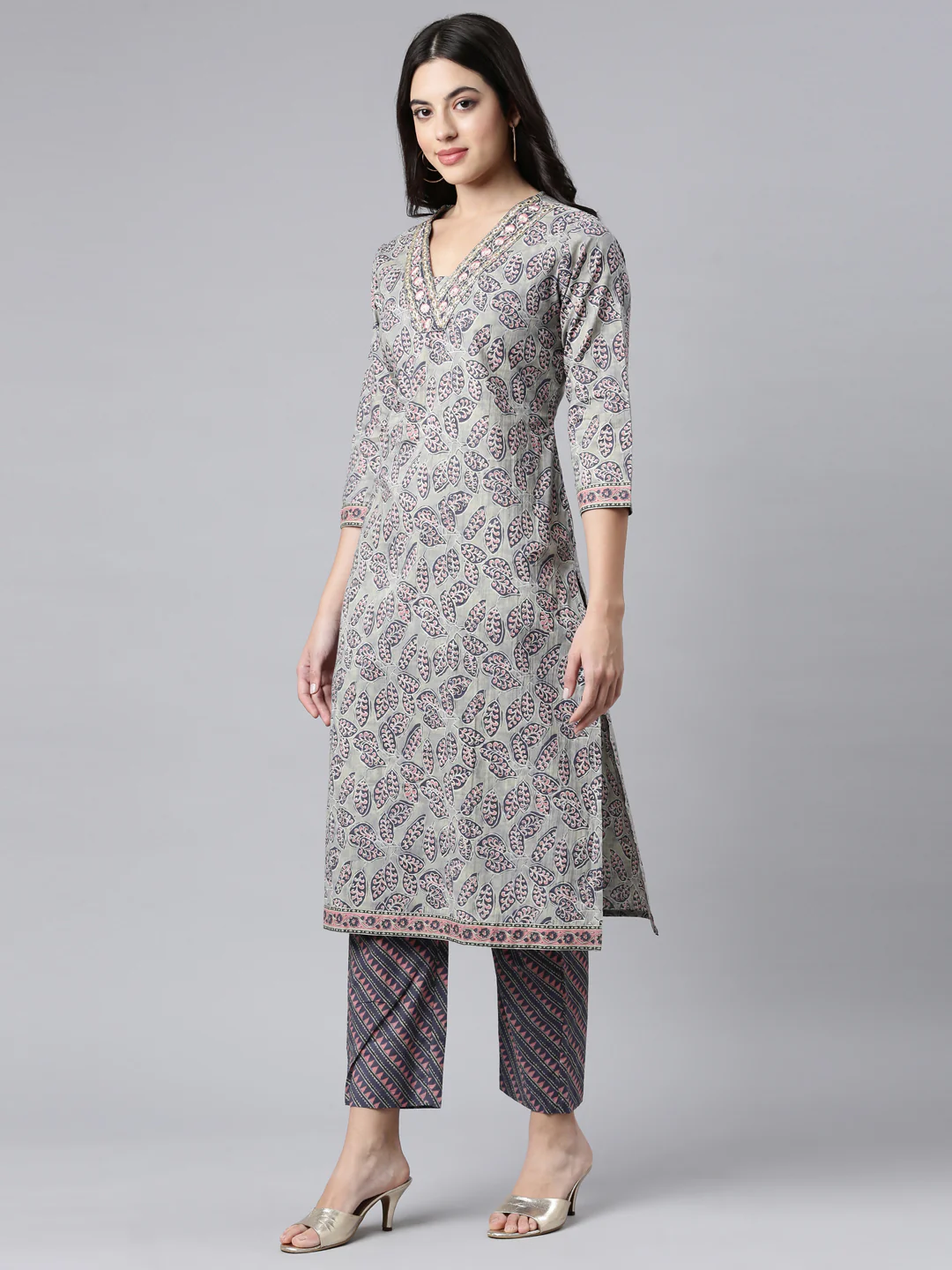 Neerus Grey Regular Straight Floral Kurta And Trousers With Dupatta - Image 2