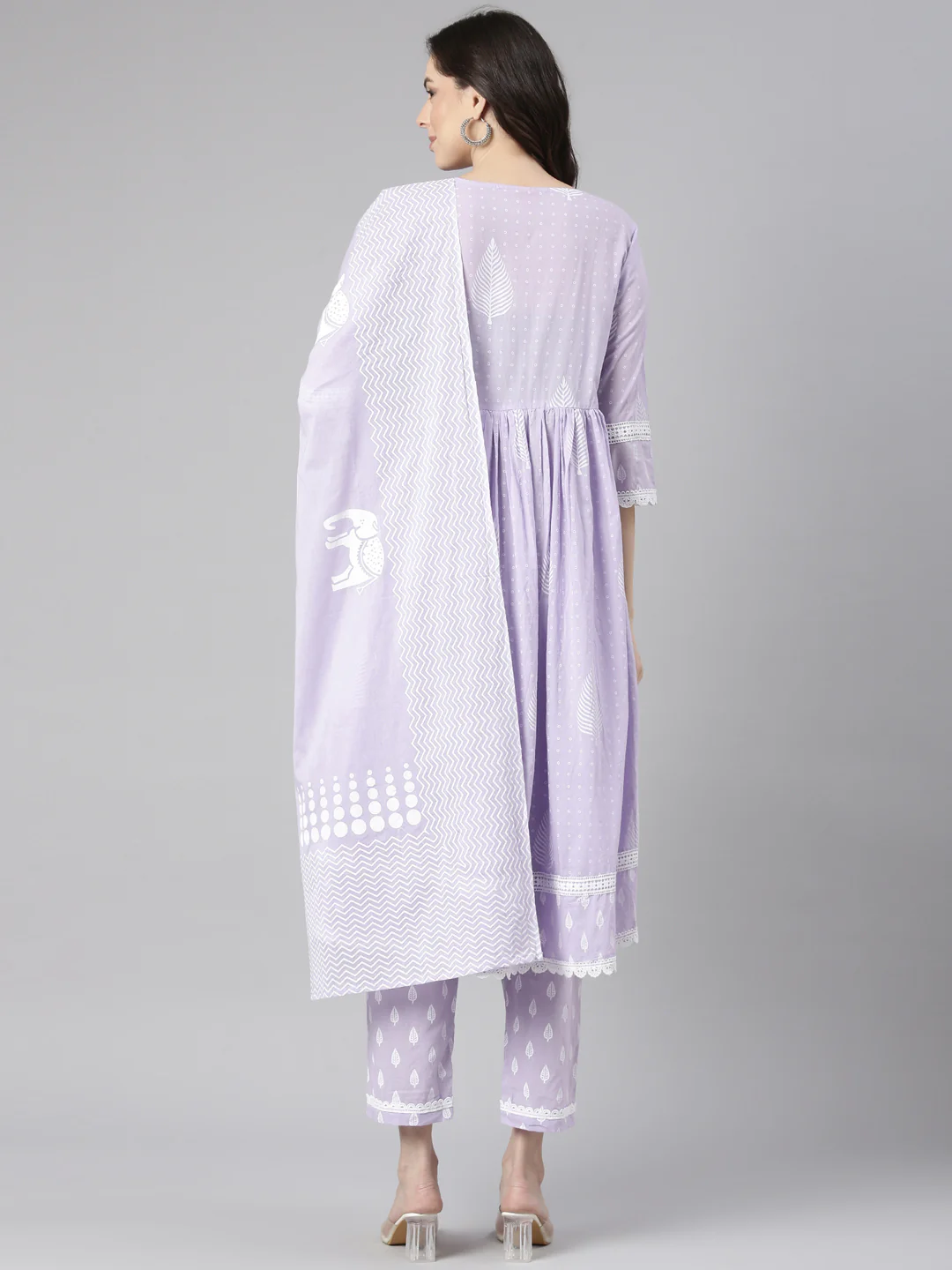 Neerus Lavender Printed Anarkali Kurta and Trousers With Dupatta and with bag - Image 4