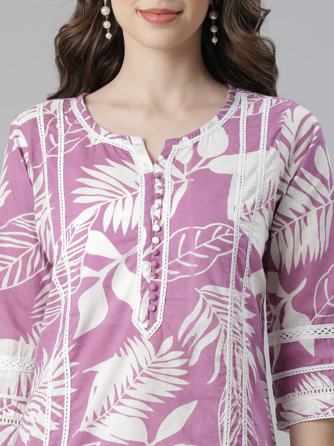 Neerus Lavender Printed Straight Kurta and Trousers With Dupatta - Image 2