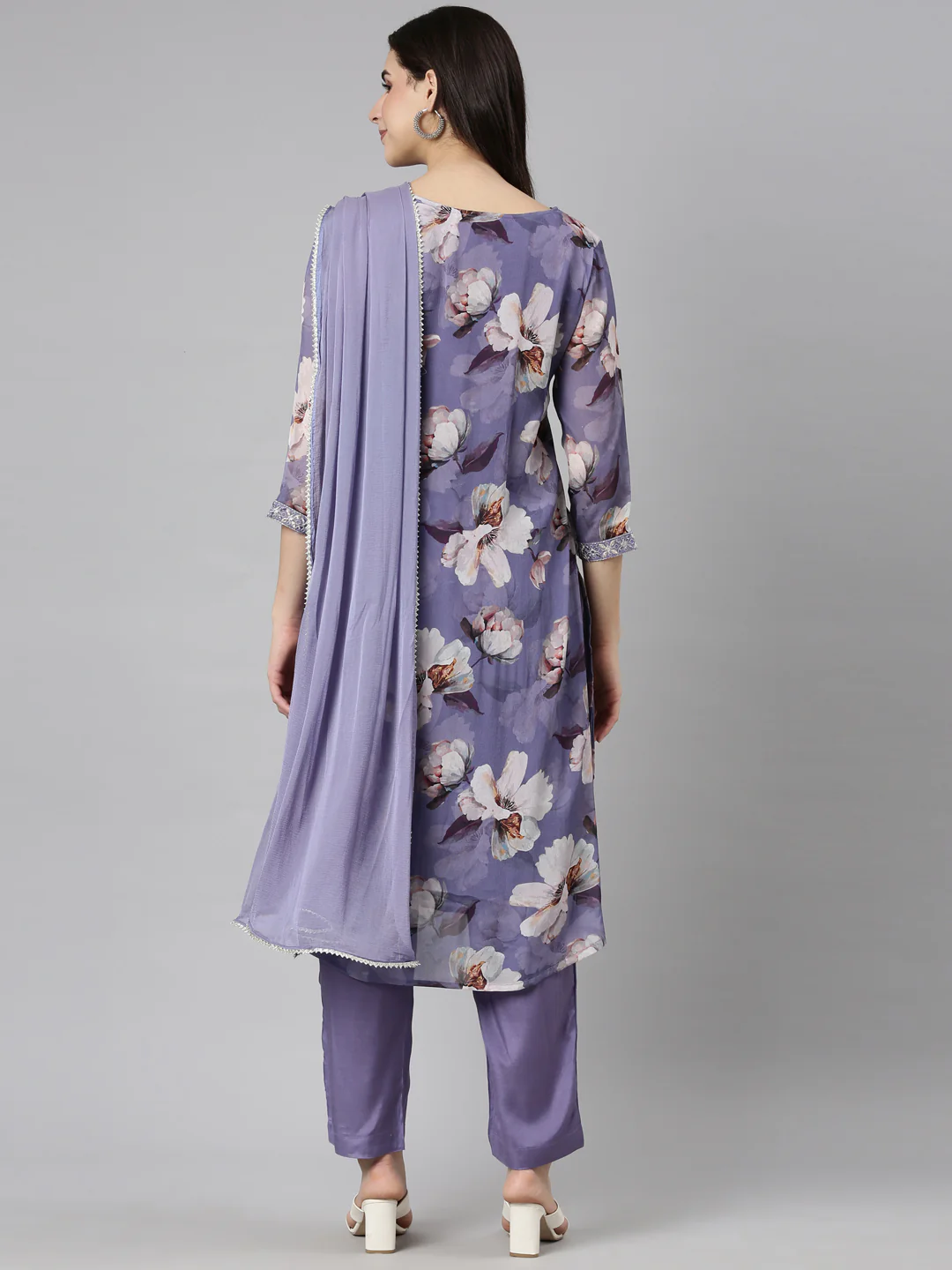 Neerus Lavender Regular Straight Floral Kurta And  Trousers With Dupatta - Image 3