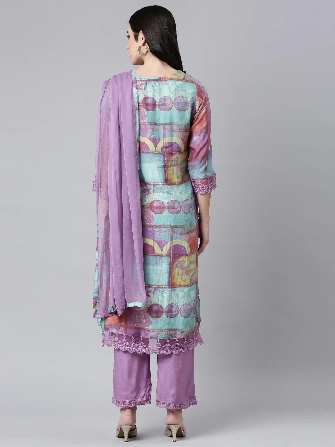 Neerus Lavender Regular Straight Geometric Kurta And Trousers With Dupatta - Image 3