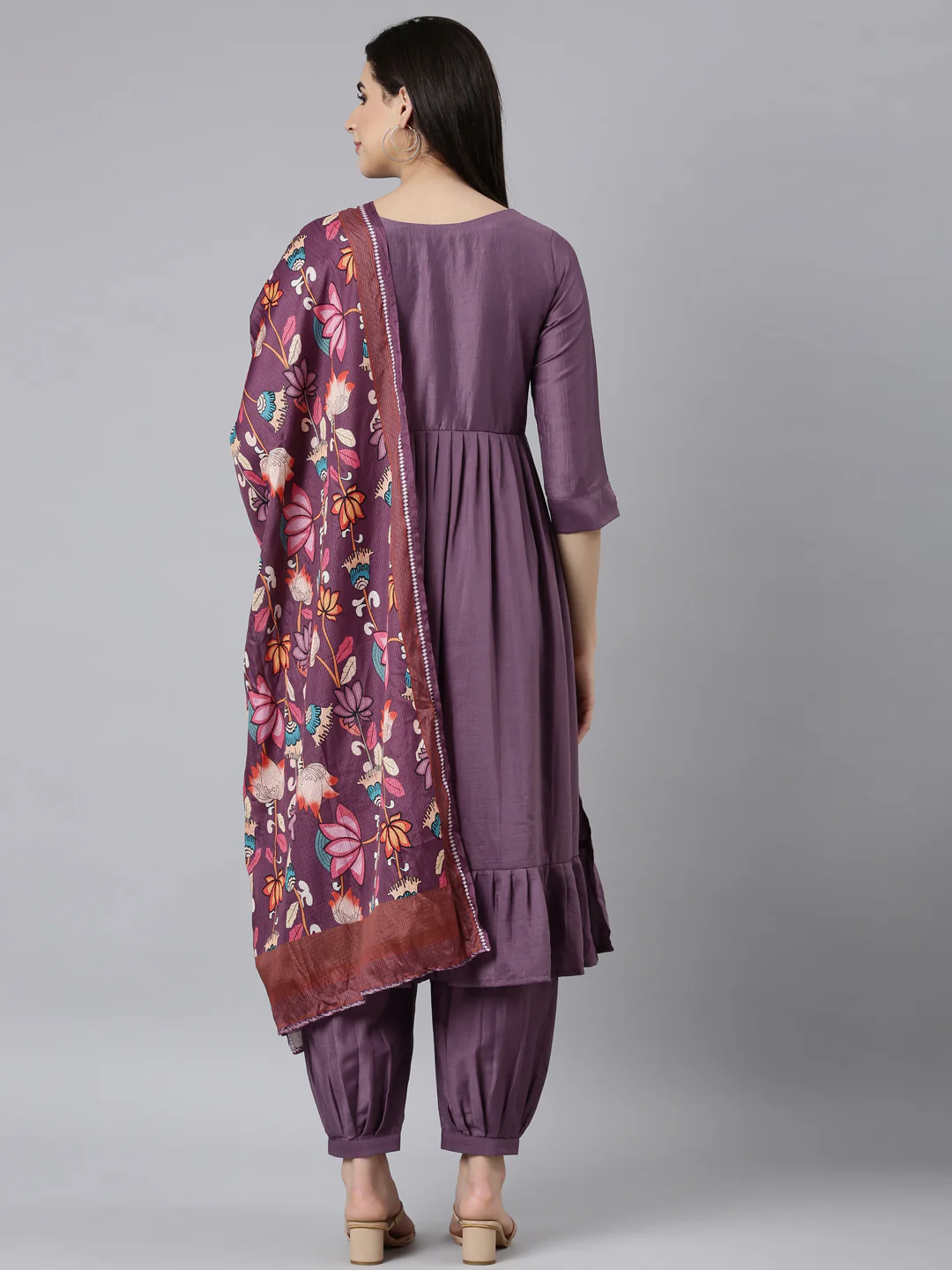 Neerus Lavender Regular Straight Solid Kurta And Salwar With Dupatta - Image 3