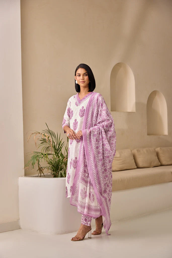 Neerus Lavender Straight Printed Kurta And Trousers With Dupatta - Image 3