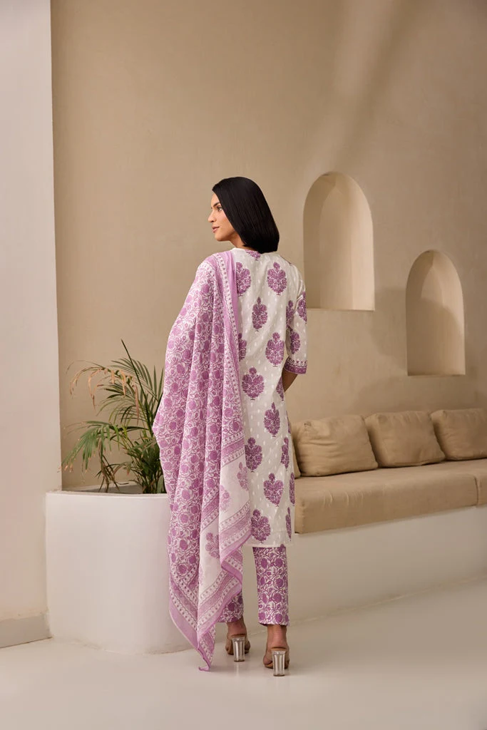 Neerus Lavender Straight Printed Kurta And Trousers With Dupatta - Image 4