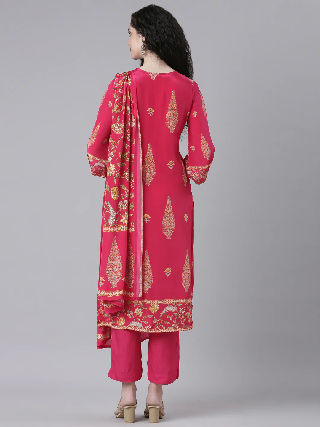 Neerus Magenta Printed Straight Kurta and Trousers With Dupatta - Image 3