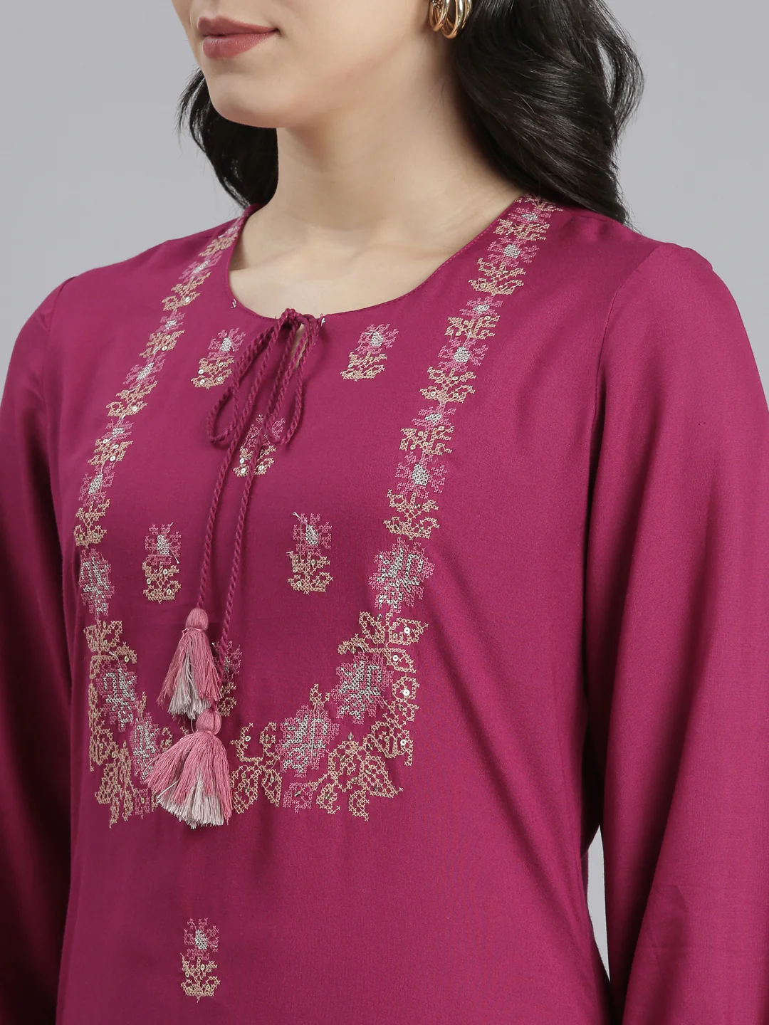 Neerus Magenta Regular Straight Floral Kurta - Image 4