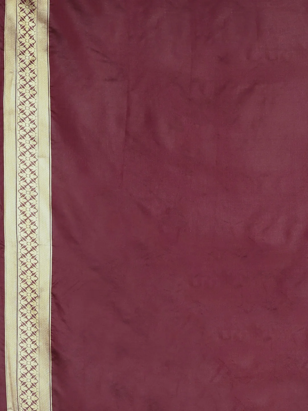 Neerus Magenta Textured Saree With Blouse - Image 6