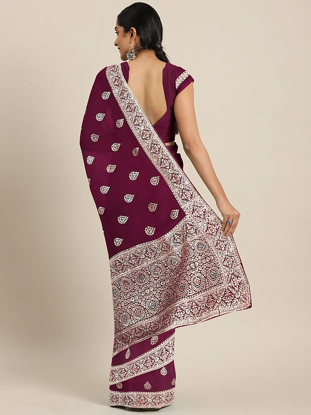 Neerus Magenta Textured Saree With Blouse - Image 2