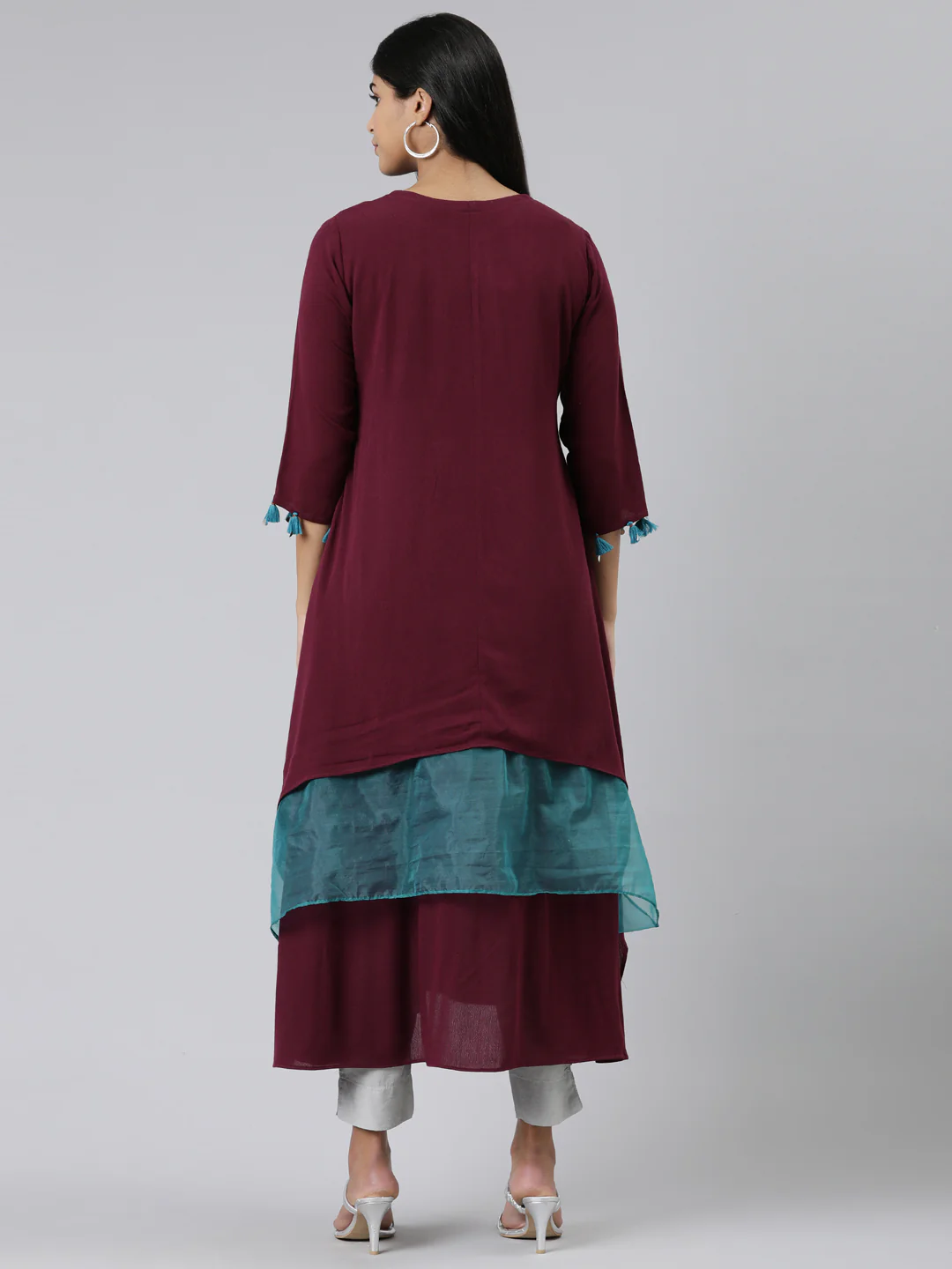 Neerus Maroon Curved Solid Viscose Rayon Kurta - Image 3