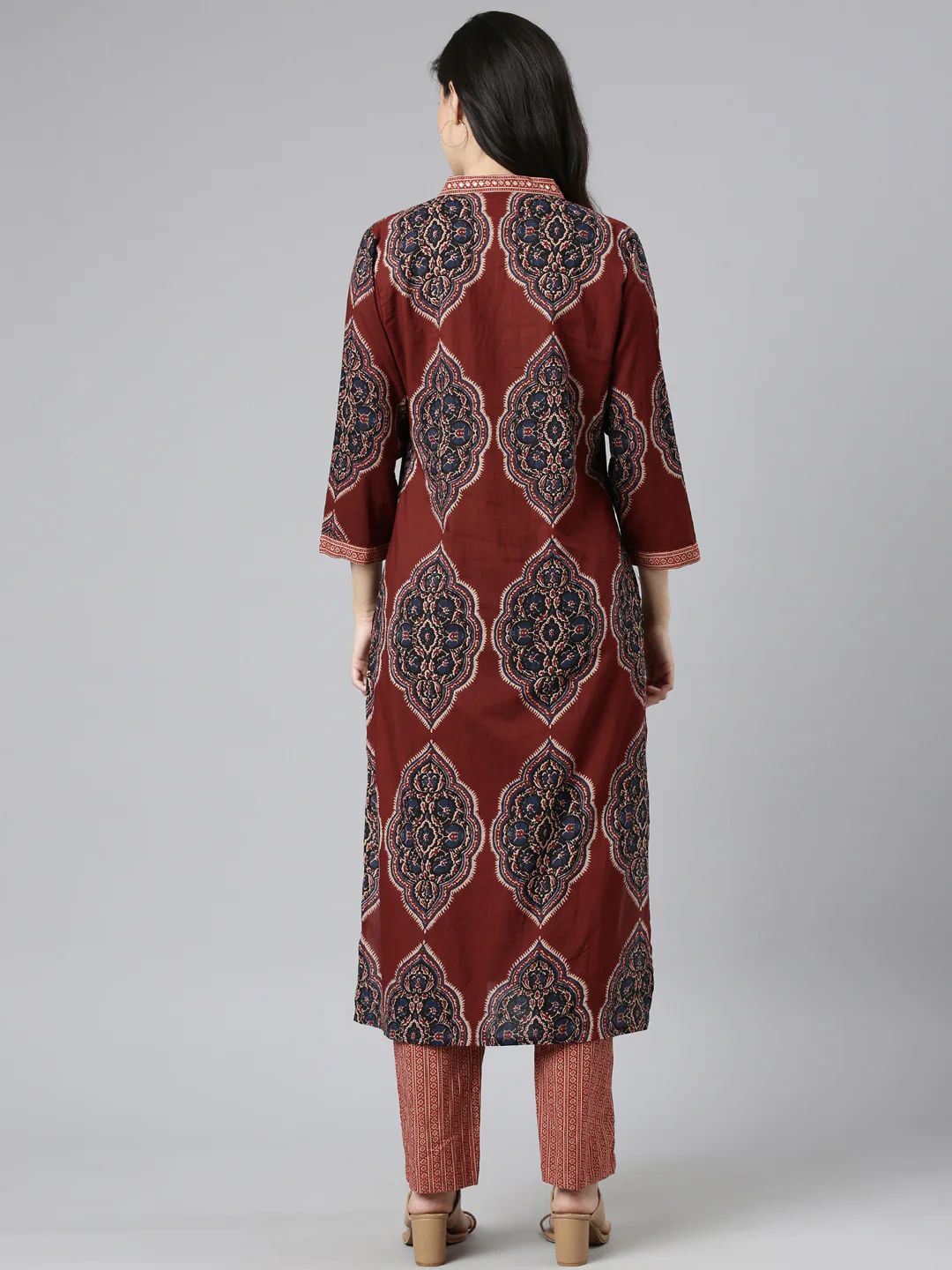 Neerus Maroon Printed Straight Kurta and Trousers - Image 3
