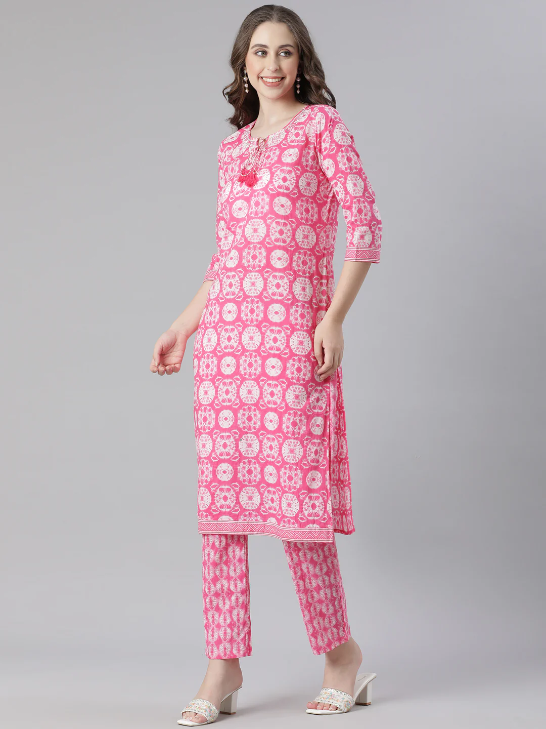 Neerus Maroon Printed Straight Kurta and Trousers With Dupatta - Image 2