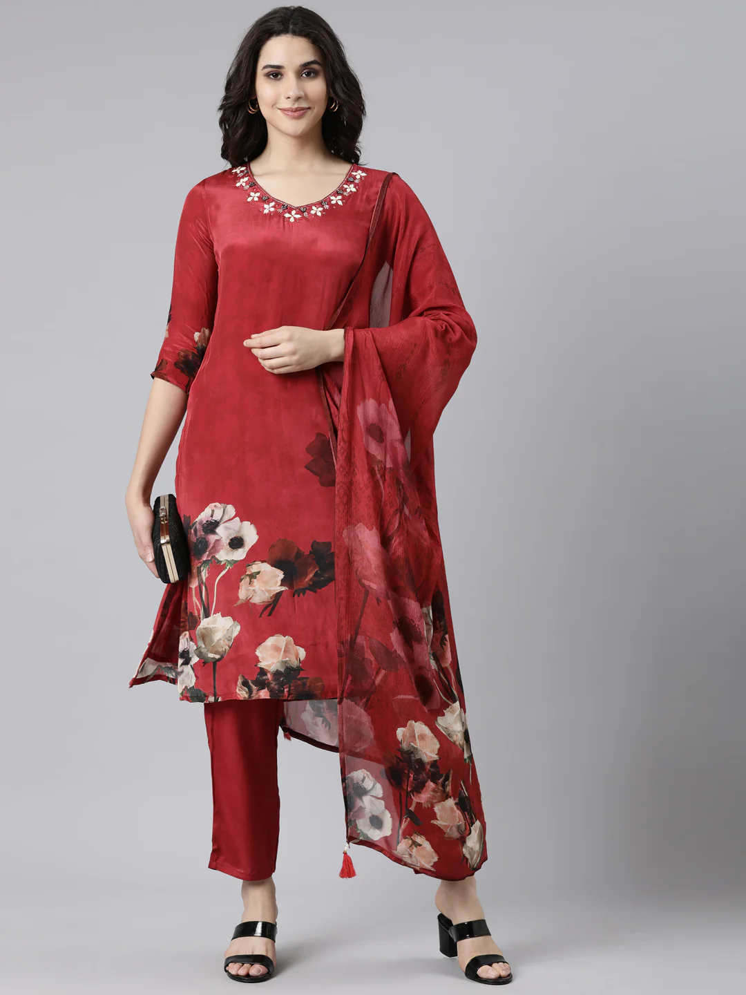 Neerus Maroon Regular Straight Floral Kurta And Trousers With Dupatta - Image 5